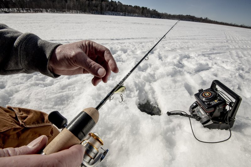 Canada - ice fishing gambling game Canada - ice fishing gambling game